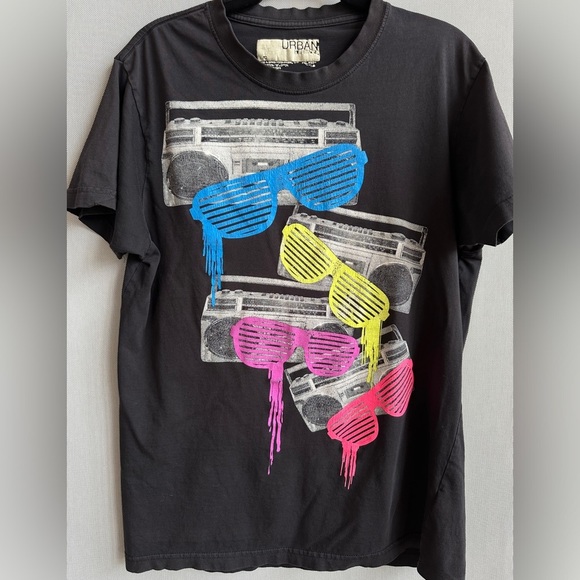 Urban Heritage | Vintage 80s Style T-Shirt - Picture 1 of 6